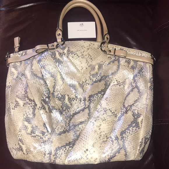 Large Coach Purse - Picture 9 of 9